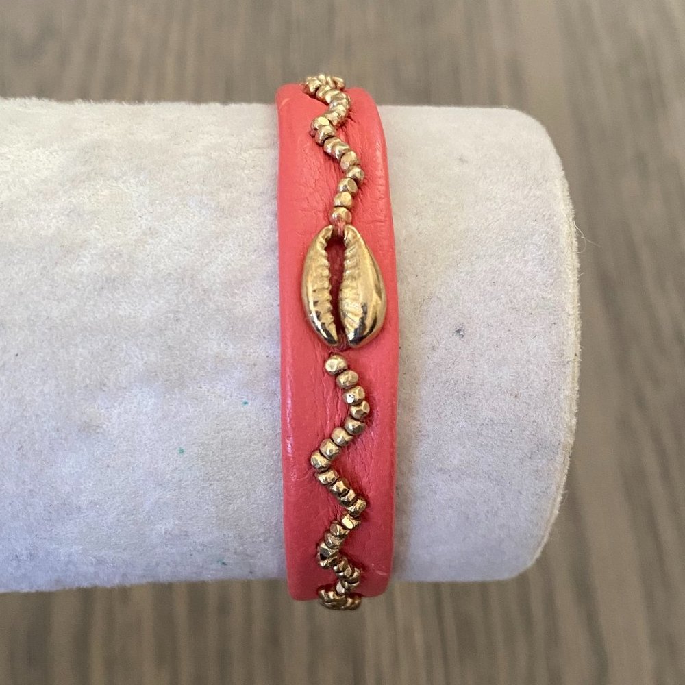 New Authentic Chan Luu Salmon Pink Cowry Shell Lea